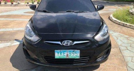 Selling Black Hyundai Accent 2011 