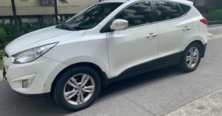 Selling White Hyundai Tucson 2012 Automatic Diesel 