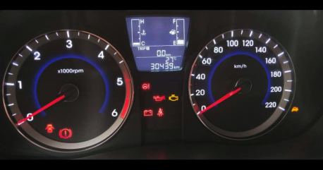 Sell 2016 Hyundai Accent Sedan at 30439 km 
