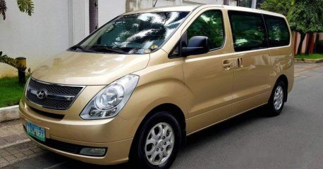 Selling Gold 2012 Hyundai Grand starex at 76043 km