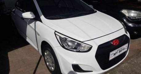 Sell White 2018 Hyundai Accent at 19000 km