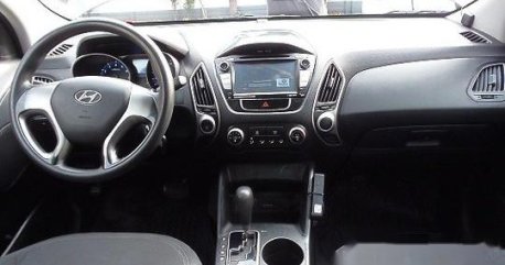 Selling Grey Hyundai Tucson 2012 in Quezon City 