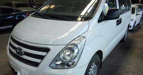 White Hyundai Grand Starex 2017 for sale in Quezon City 