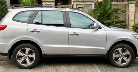 Sell Silver Hyundai Santa Fe in Quezon City