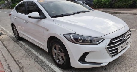 Selling White Hyundai Elantra 2018 in Quezon City