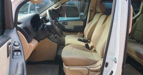 Sell White 2016 Hyundai Grand starex in Manila