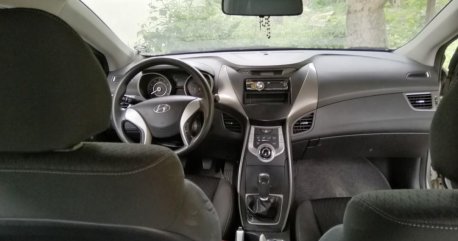 Selling White Hyundai Elantra 2011 in Manila