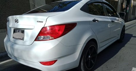 Selling White Hyundai Accent 2016 in Manila