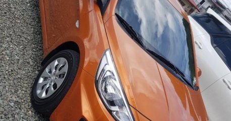 Selling Orange Hyundai Accent 2017 in Lipa