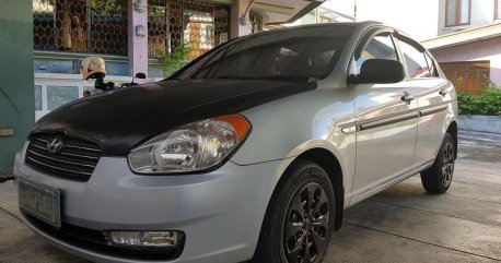 Pearlwhite Hyundai Accent 2004 for sale in Manila