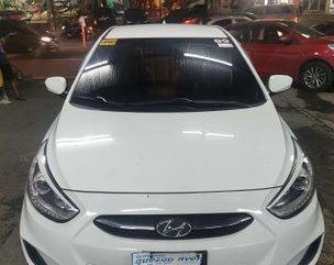 Selling White Hyundai Accent 2015 in Manila
