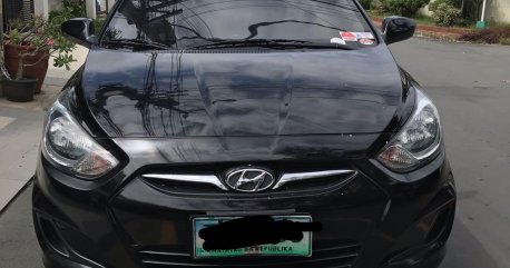 Selling Black Hyundai Accent 2012 in Manila