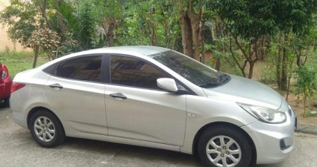 Selling Silver Hyundai Accent 2011 in Marikina