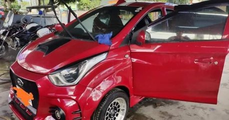 Selling Red Hyundai Eon 2015 in Manila