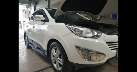 Selling White Hyundai Tucson 2012 in Malolos