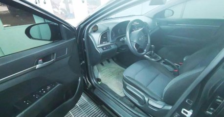 Black Hyundai Elantra 2016 for sale in Manila