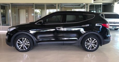 Sell 2013 Hyundai Santa Fe in Balete