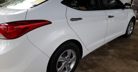 Selling White Hyundai Elantra 2014 in Quezon City