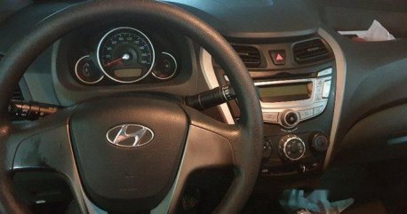 Selling Silver / Grey Hyundai Eon 2014 in Manila