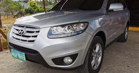 Selling Silver Hyundai Santa Fe 2010 in Cabuyao