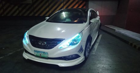 Pearl White Hyundai Sonata 2011 for sale in Manila
