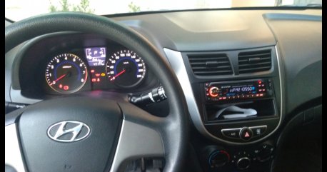 Sell White 2017 Hyundai Accent Sedan in Quezon City