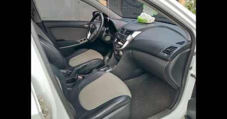 Sell White 2011 Hyundai Accent Sedan in Manila