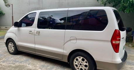 White Hyundai Starex for sale in Manila