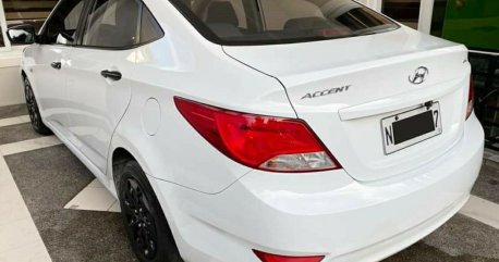 Sell White Hyundai Accent in Manila