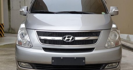 Selling Silver Hyundai Grand starex in Marikina