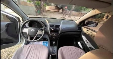 White Hyundai Accent for sale in Bulacan