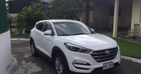 Sell White Hyundai Tucson in Pateros