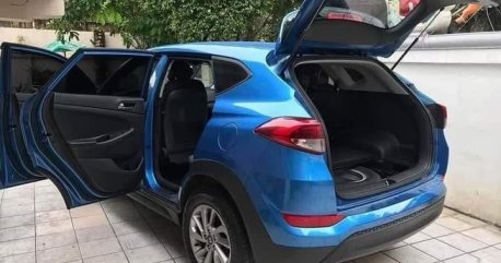 Sell Blue Hyundai Tucson in Manila