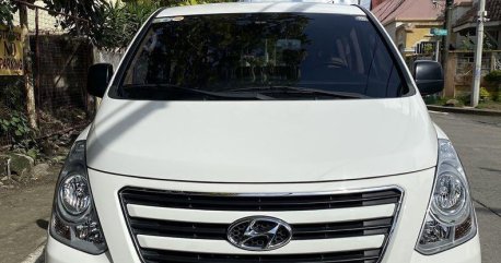 Sell White 2016 Hyundai Grand starex in Manila