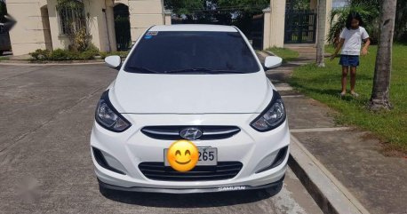 Sell White Hyundai Accent in Tarlac City