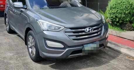 Sell Silver Hyundai Santa Fe in Mandaluyong
