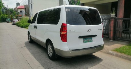 White Hyundai Grand starex for sale in Manila
