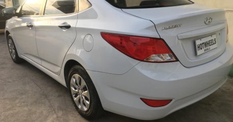 Sell White 2019 Hyundai Accent in Valenzuela