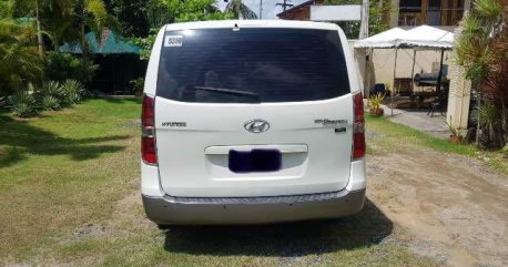 Selling White Hyundai Starex 2011 in Manila