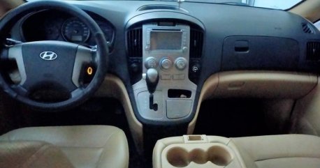 Selling White Hyundai Grand starex in Mexico