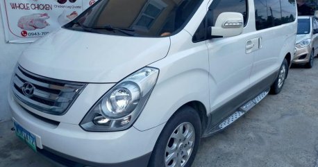 Selling White Hyundai Grand starex in Mexico