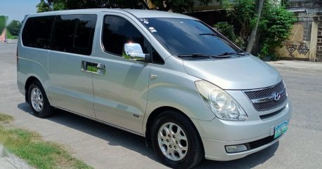 Selling Silver Hyundai Grand Starex 2011 in Manila