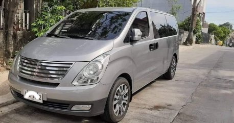 Sell Grey 2015 Hyundai Grand starex in Valenzuela