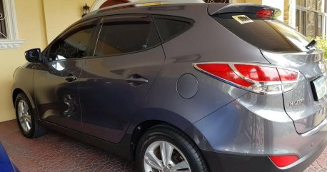 Selling Silver Hyundai Tucson in Angeles