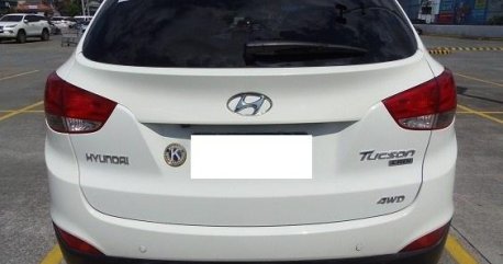 White Hyundai Tucson 2012 for sale in Manila