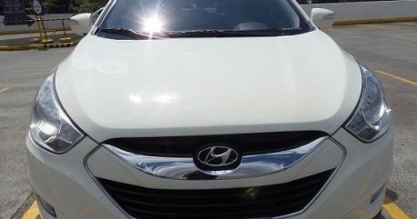 White Hyundai Tucson 2012 for sale in Manila
