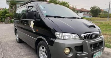 Black Hyundai Starex 2000 for sale in Valenzuela