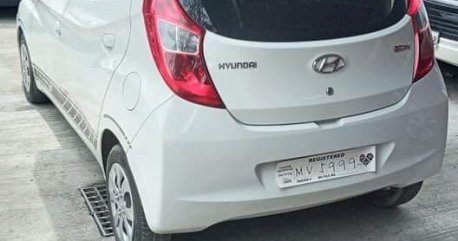  White 2018 Hyundai Eon 