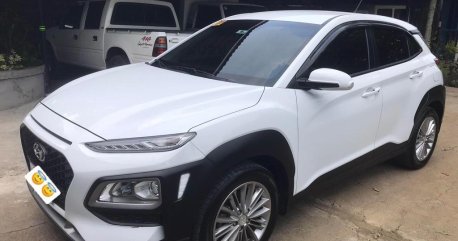 Sell White 2019 Hyundai Kona 