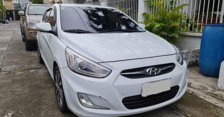  White Hyundai Accent 2014